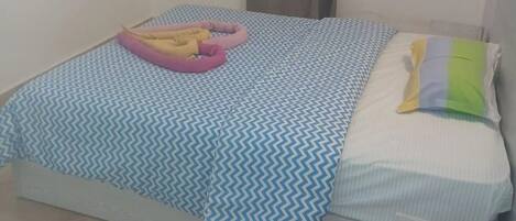 3 bedrooms, WiFi, bed sheets