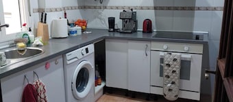 Beautiful 2-Bed Apartment next to Gibraltar