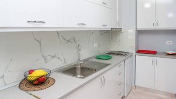 Macchina per tè/caffè, frigorifero, microonde, forno