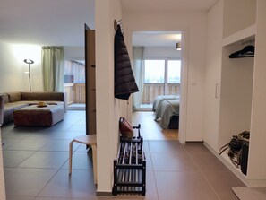 2 bedrooms, internet