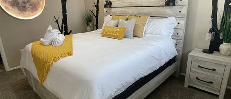 4 bedrooms, iron/ironing board, free WiFi, bed sheets