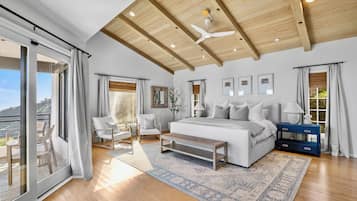 5 slaapkamers, een kluis op de kamer, een bureau