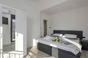 3 bedrooms, free WiFi, bed sheets