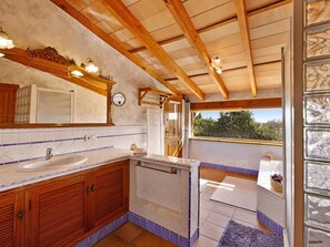 Shower, hair dryer, towels - Bonita villa Can Font (Palma de Mallorca)