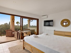 5 bedrooms, iron/ironing board, Internet, bed sheets - Finca Can Benedict  (Felanitx)