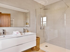 Hair dryer, towels - Finca Can Benedict  (Felanitx)