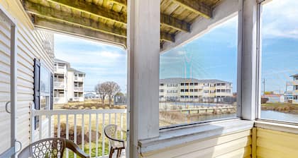 The Palms water-view condo near beach with outdoor pool, streaming, W/D, & AC