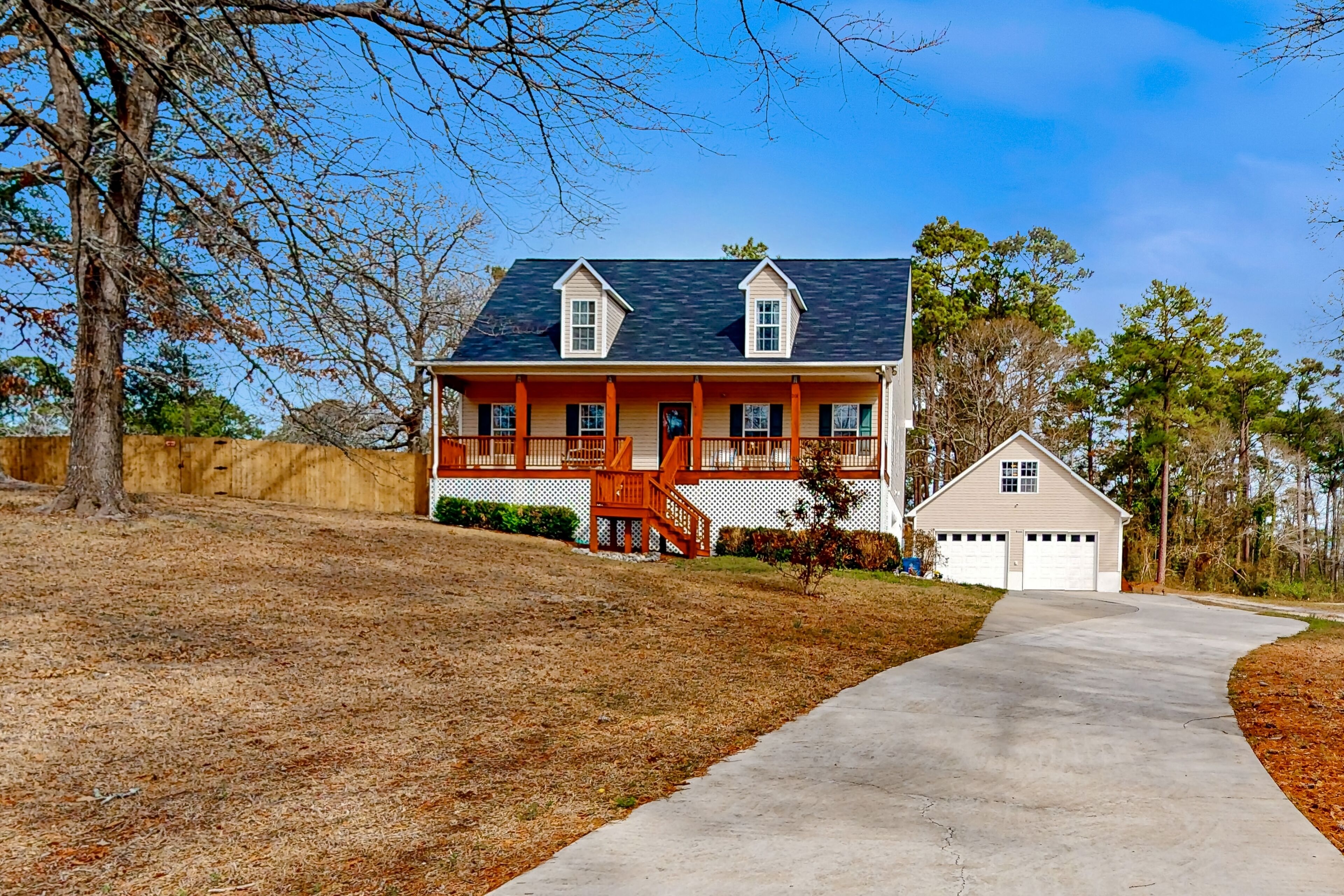 2-story home & studio near the ocean with porch, streaming, kitchenette, W/D, AC