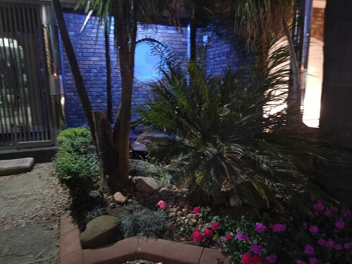 Casa de Santos B&B Cosy Cottage - close to OR Tambo Airport