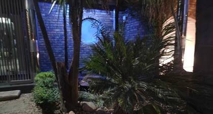 Casa de Santos B&B Cosy Cottage - close to OR Tambo Airport