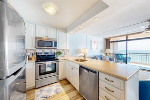 Fridge, microwave, oven, stovetop - Beachfront condo with outdoor pool, bay & sunset views, large balcony, & tennis (Ocean City)