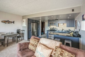 TV - Gearhart House G638 2nd floor, no cleaning fees (Gearhart)