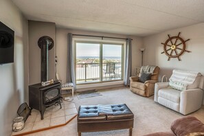 TV - Gearhart House G638 2nd floor, no cleaning fees (Gearhart)