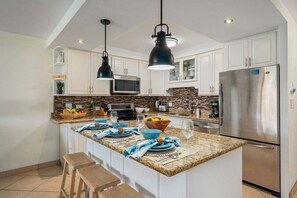 Fridge, microwave, oven, stovetop - KAS 7307 Remodeled Condo Across Beach w Pool AC (Kihei)