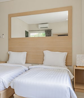 Classic Suite, 2 Single Beds | Desk, free WiFi, bed sheets - Collection O Kuta Near Airport Ngurah Rai (Tuban)