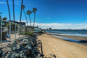 Beach nearby - Dahlia Suite I Steps to Bay, Shops, Food + More (Coronado)