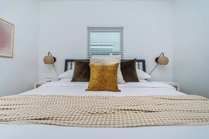 1 bedroom, iron/ironing board, travel cot, WiFi