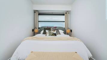 2 Schlafzimmer, Schreibtisch, Bügeleisen/Bügelbrett, Reisekinderbett