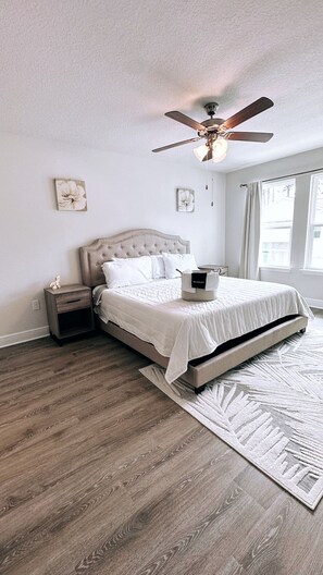 3 bedrooms, iron/ironing board, WiFi, bed sheets - New Cozy SanDestin Beach TownHome/30A (Santa Rosa Beach)