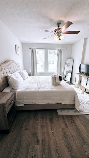 3 habitaciones, tabla de planchar con plancha, wifi y ropa de cama