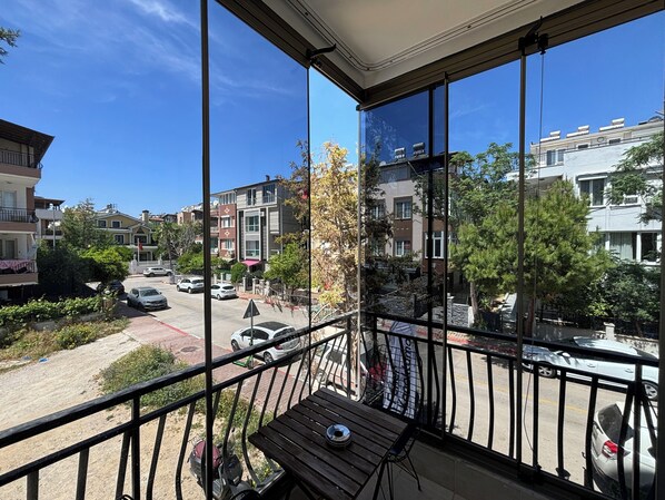 Comfort-Apartment, Stadtblick | Balkon