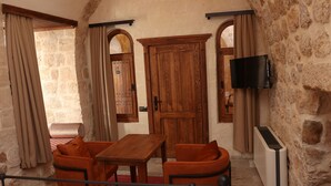 Unclassified image, 4 of 25, button - Zabel Hotel (Mardin)