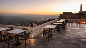 Unclassified image, 2 of 25, button - Zabel Hotel (Mardin)