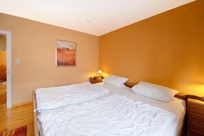 2 dormitorios, tabla de planchar con plancha, wifi gratis y ropa de cama