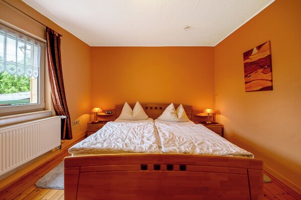 2 chambres, fer et planche à repasser, Wi-Fi gratuit, draps fournis