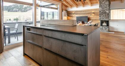 Schönes Ski-in-Ski-out-Chalet mit Sauna