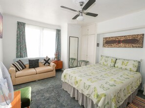 5 quartos, individualmente decorados, individualmente mobiliados