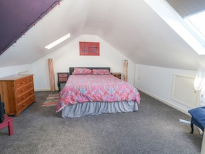 5 bedrooms, individually decorated, individually furnished, free WiFi