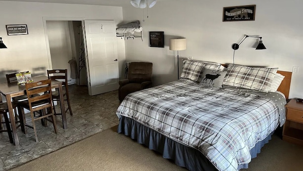 Room - Room 103 king bed   . (Schroon Lake)
