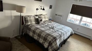 1 sovrum och sängkläder