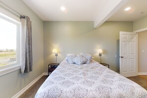 2 habitaciones, escritorio, tabla de planchar con plancha y wifi