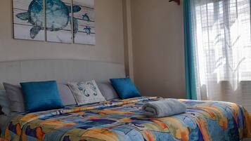 Basic Apartment | 2 bedrooms, individually decorated, individually furnished, desk