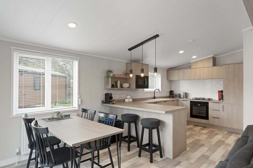 Modern Lodge nr Ilfracombe & Beaches