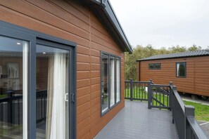 Exterior detail - Modern Lodge nr Ilfracombe & Beaches (Ilfracombe)