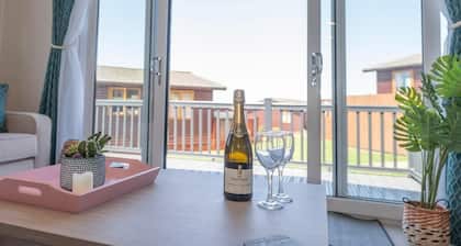 Modern Lodge nr Ilfracombe & Beaches