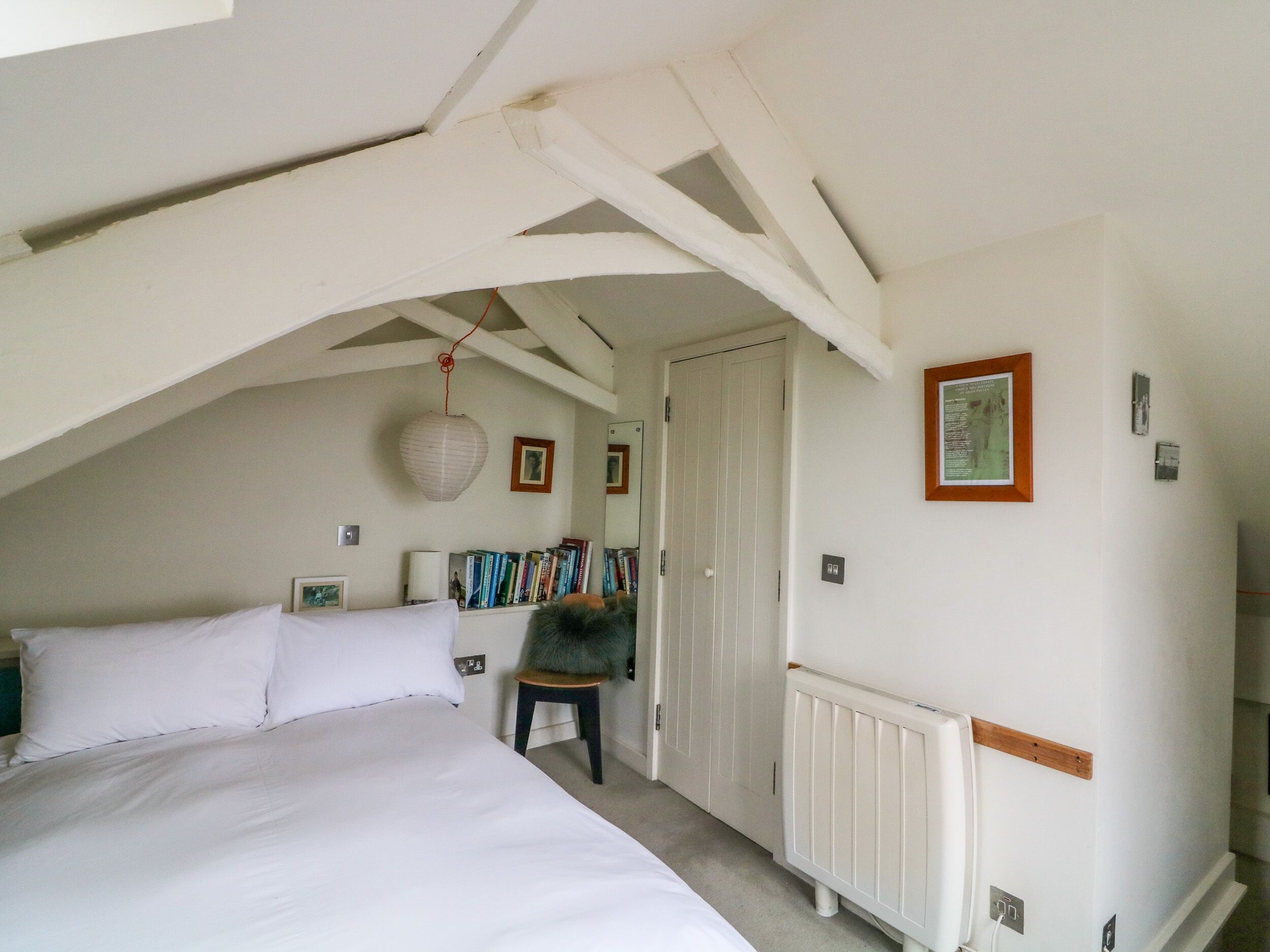 2 bedrooms, individually decorated, individually furnished, free WiFi