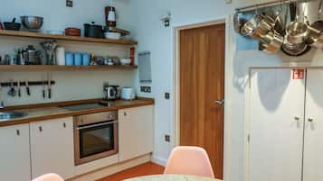 Fridge, dishwasher, electric kettle, toaster