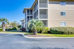 Property grounds - 2 Blocks to Ocean: North Myrtle Beach Condo! (North Myrtle Beach)