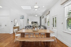 House | 4 bedrooms, desk - Ye Olde St Leonards Hotel Pet Friendly Sleeps 9 (St Leonards)
