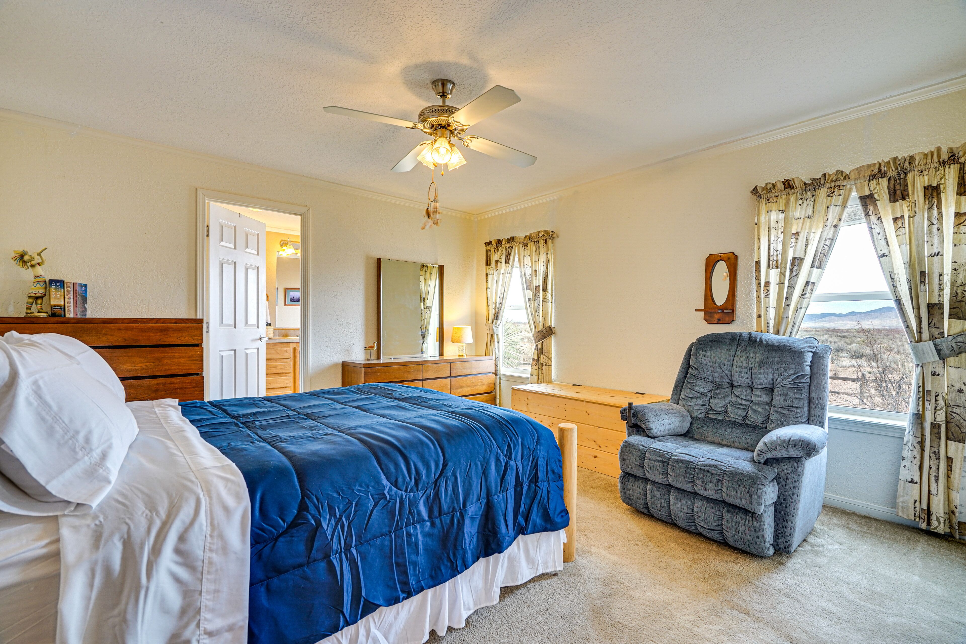 3 chambres, bureau, Wi-Fi, draps fournis