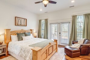 4 bedrooms, desk, iron/ironing board, travel cot - 'The Hamilton Heber Springs' Home w/ Hot Tub! (Heber Springs)