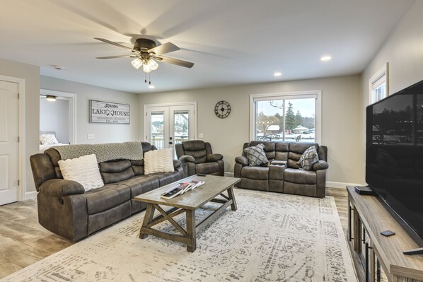 TV, fireplace, DVD player, foosball