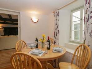 Dining - Dunridge Cottage (Yelverton)