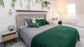 3 quartos, individualmente decorados, individualmente mobiliados