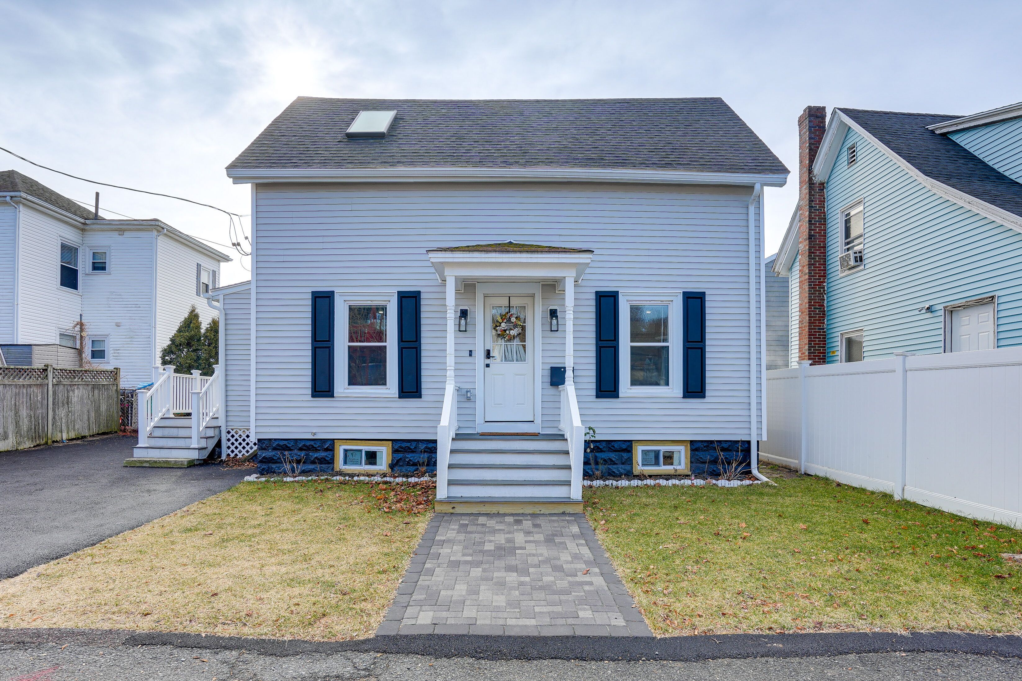 Coastal Lynn Escape w/ Fireplace: 3 Mi to Beaches