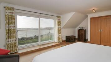 3 bedrooms, individually decorated, individually furnished, free WiFi